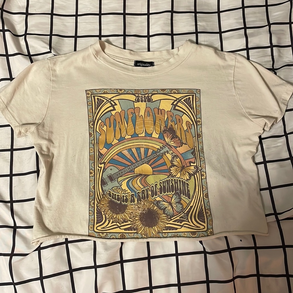 “She is a ray of sunshine” cropped graphic tee